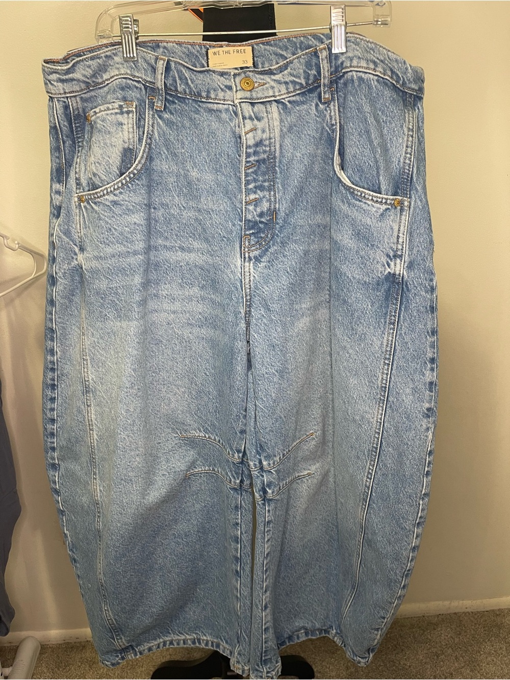 NWOT We The Free Good Luck Mid Rise Barrel Jeans Ultra Light Beam Size 33 $98 - Picture 3 of 7